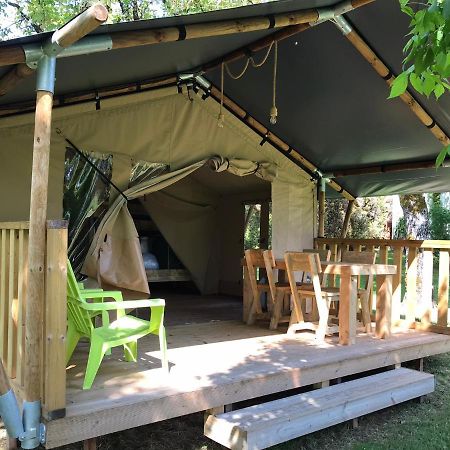 Camping Le Mondou Hotel Saint-Julien-de-Lampon Kültér fotó