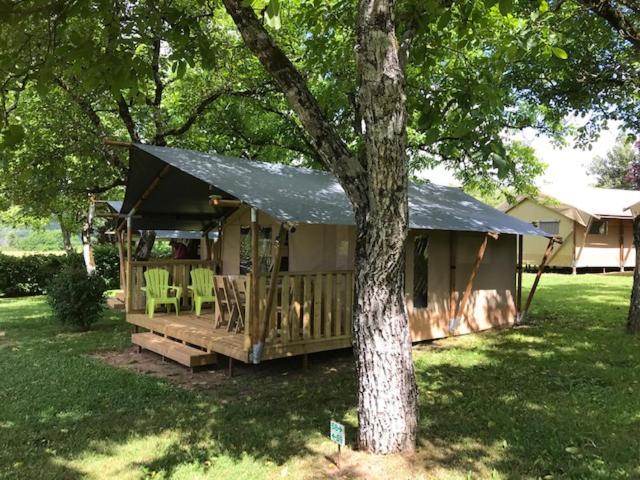 Camping Le Mondou Hotel Saint-Julien-de-Lampon Kültér fotó